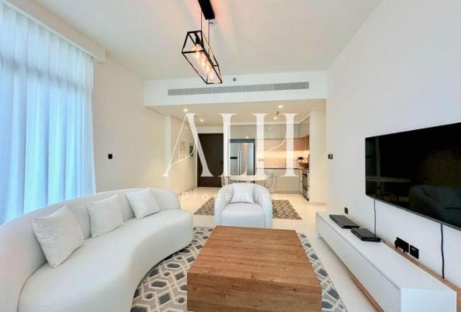 Living space with floor-to-ceiling glass