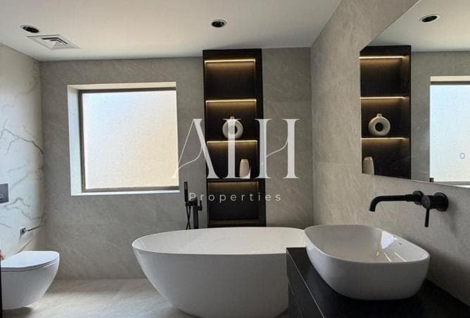 Bathroom with freestanding tub